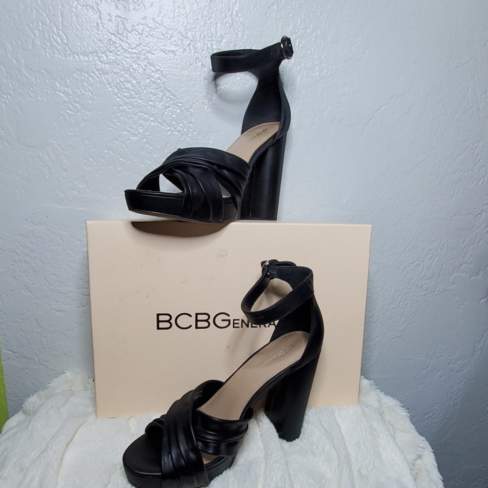 BCBGeneration Black Rounded High Heels. - Picture 7 of 7